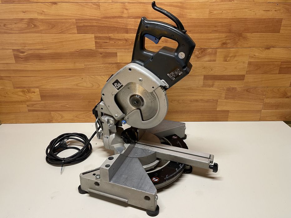 Circular taiere la unghi Elu variator