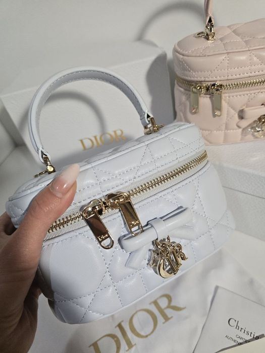Налична чанта Dior Dioramour