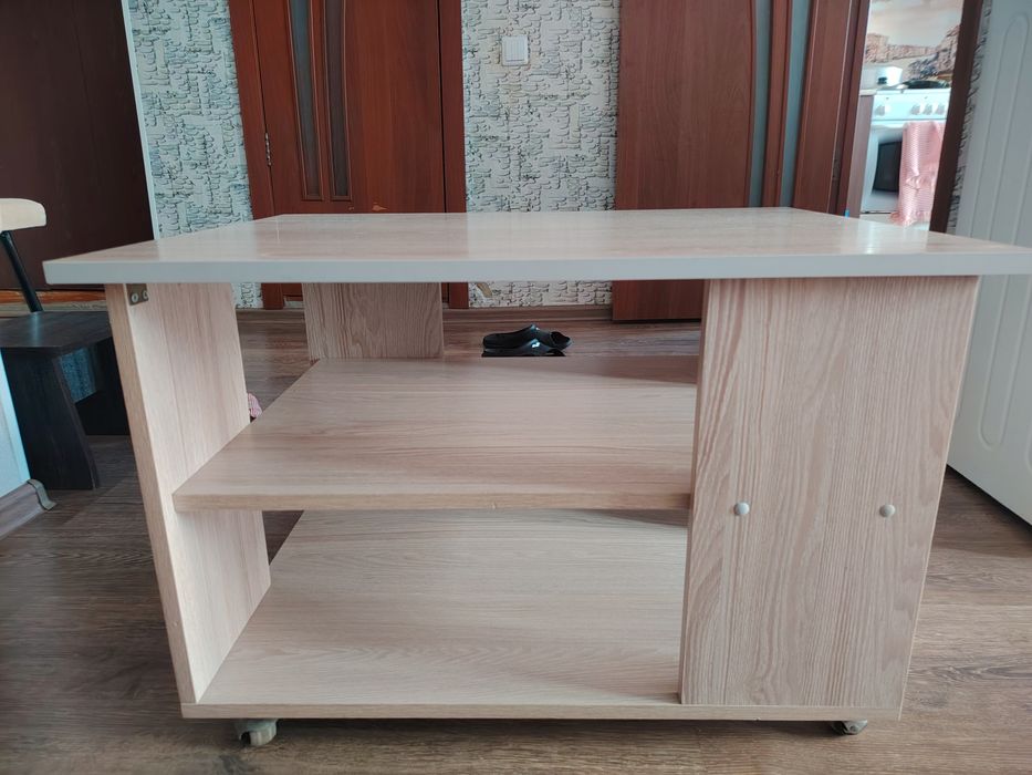 Журнальный столик