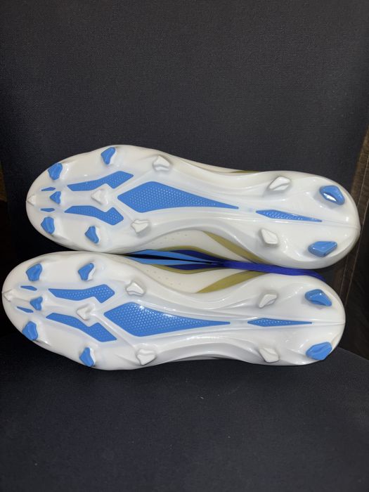 НОВИ Футболни обувки Adidas X