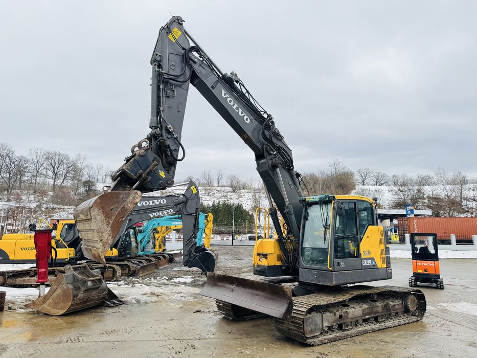 Excavator senile cu lama Volvo ECR 235 EL, an 2015, 26 tone, 3 cupe !