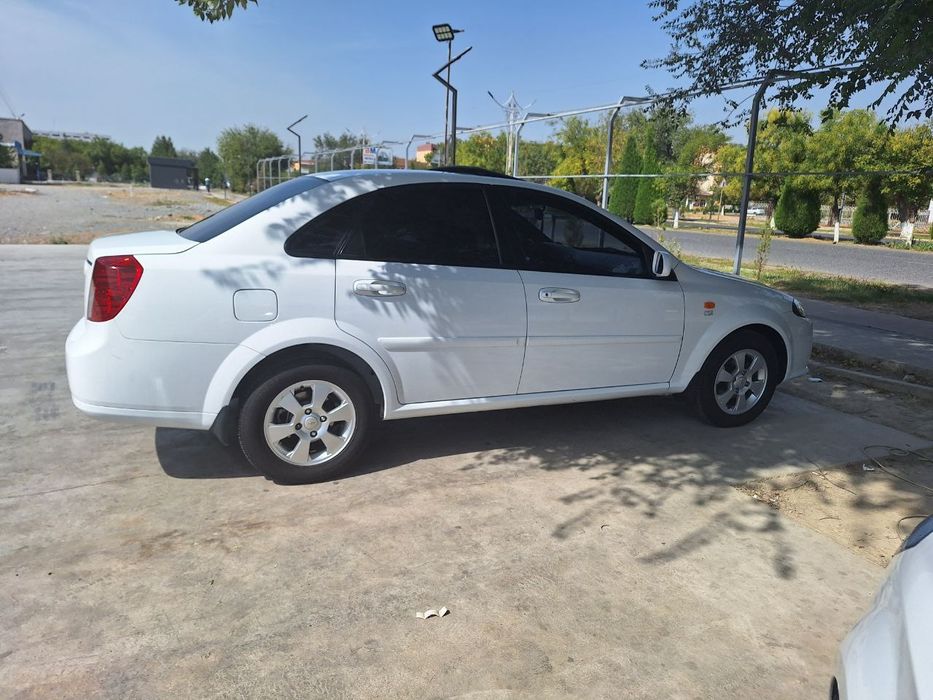 Gentra 2011  sotiladi