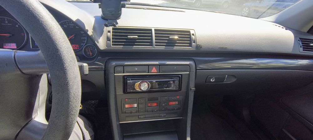 Продавам  Ауди А4 1.9 ТДИ  101 к. с.