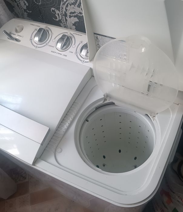 Продам машинку полуавтомат Midea