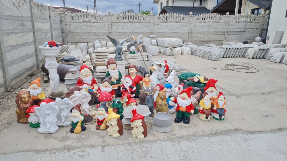 Decorațiuni grădină din beton (pitici, figurine statuiete)