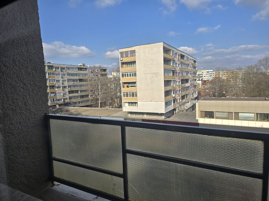 Продава се Двустаен апартамент в Добрич, Център - 67 кв.м за 800 €/кв.м - Снимка #18