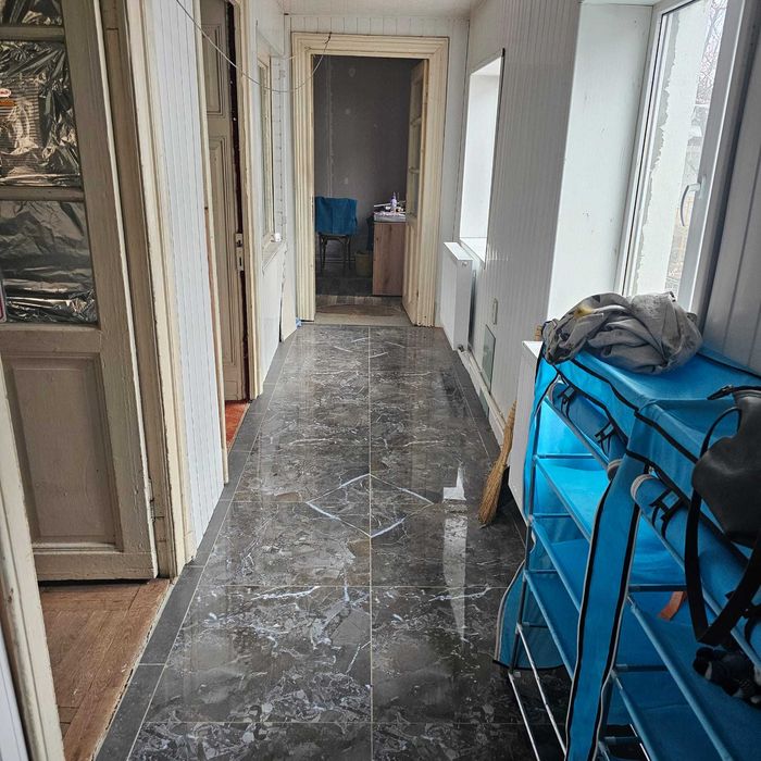 Se oferă spre închiriere casă  în :Ploiesti ,zona : Mihai Viteazul