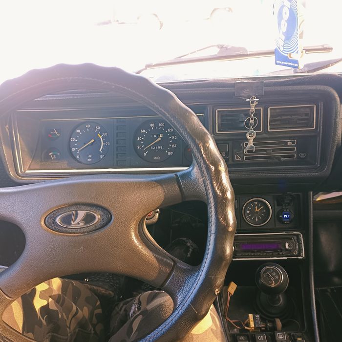 Продам ваз 2107 .