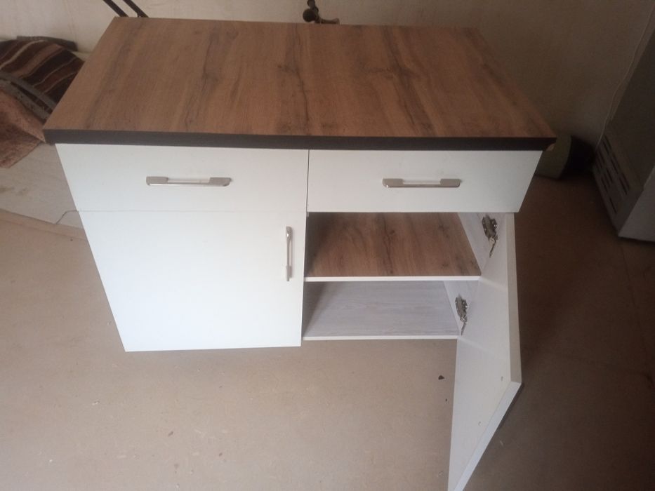 Oshxona uchun javon yoki uy uchun