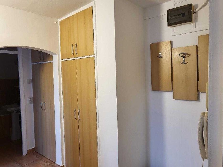 vand apartament 2 camere cf 1 - garaj -  republicii - c-tin brezeanu