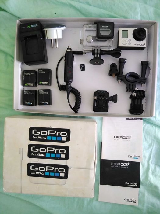 Camera Go Pro Hero 3+ cu accesorii si 4 baterii