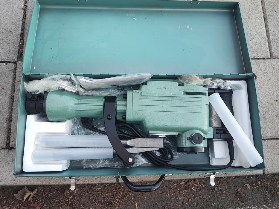 Ударен къртач  ..