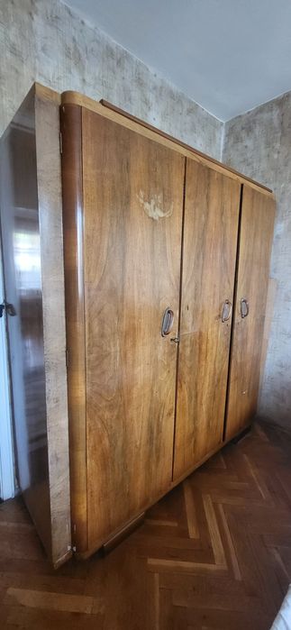 Спалня и гардероб от масив, орех