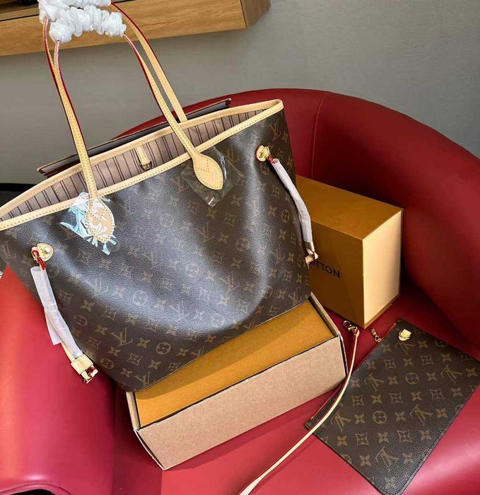 Geanta de mana dama  Louis Vuitton 511-19-1