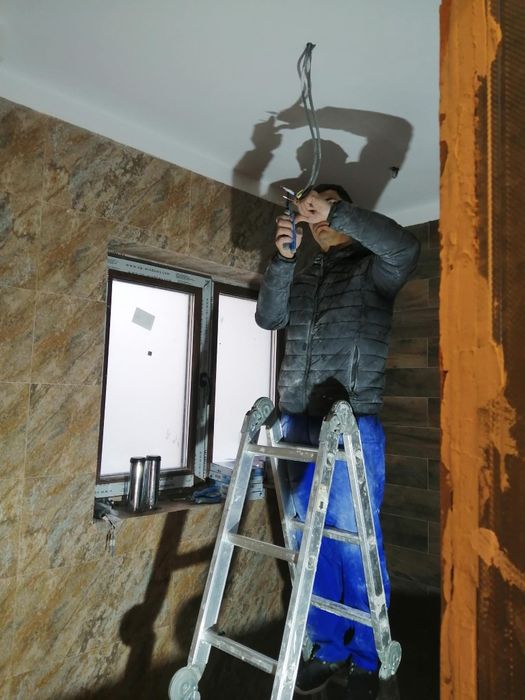 Electrician       24/24h