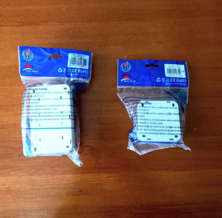 Set Priză Dublă și ÎntrerupătSet priză și întrerupător dublu aparent.