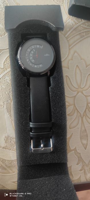 новые часы в упаковке