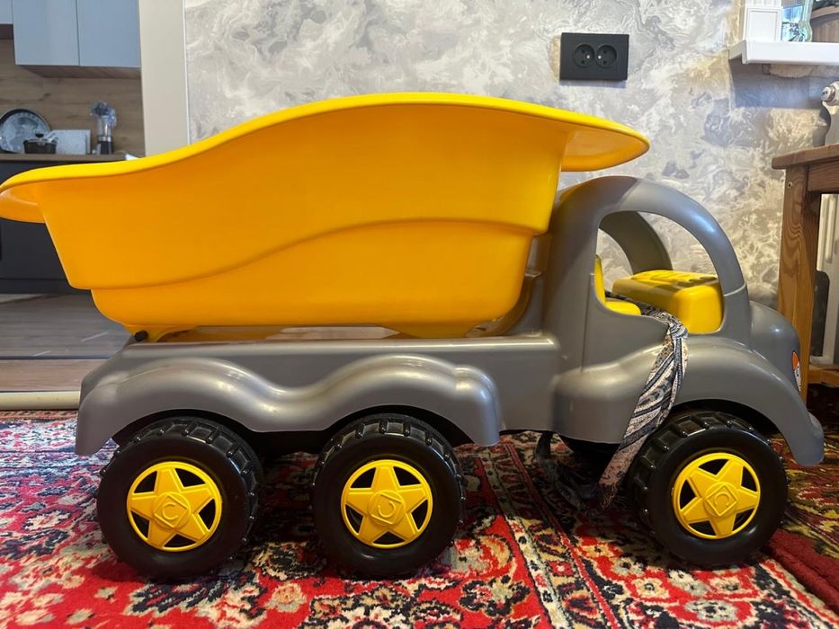 Продам качели, горка, машинка игровая