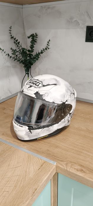 Мото каска Shoei