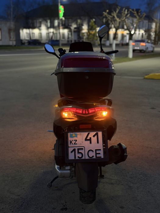 Скутер MVXI 150CC