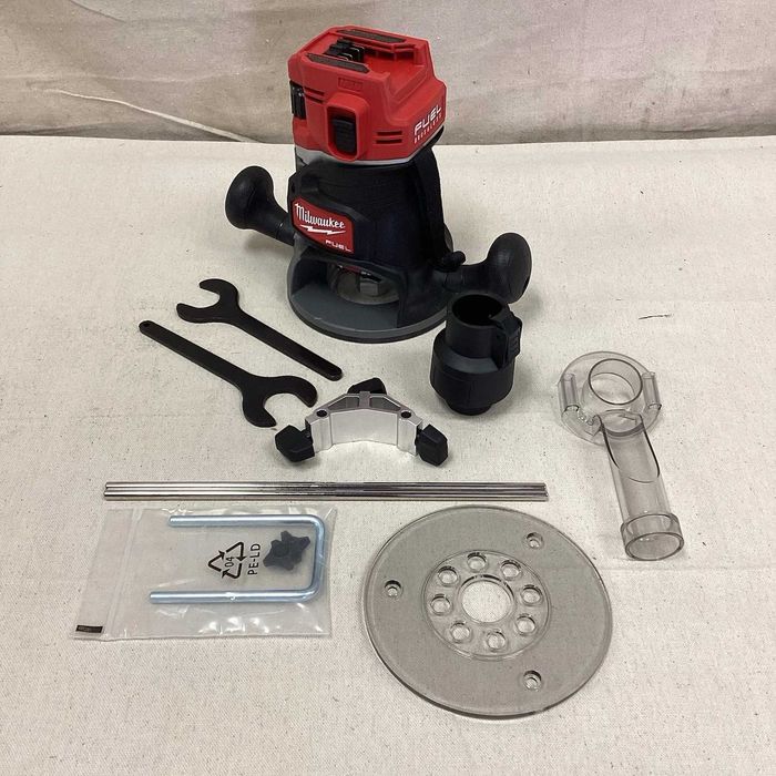 Milwaukee 2838 m18 FR12 freza 12 mm SUA