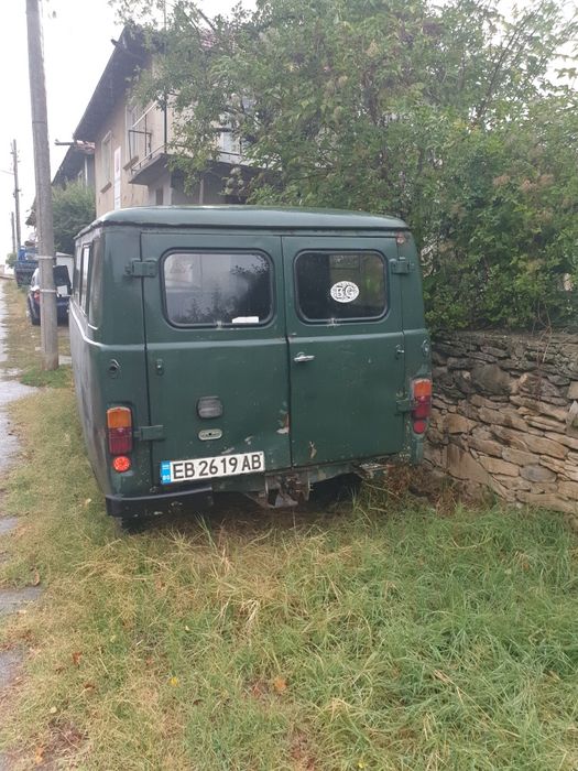 Продавам УАЗКА с основен ремонт на мотора.