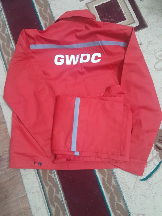 Продам спецовку 52разм.рост 175 за 12т.