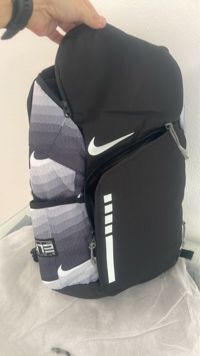 Nike Elite раница, чисто нова!