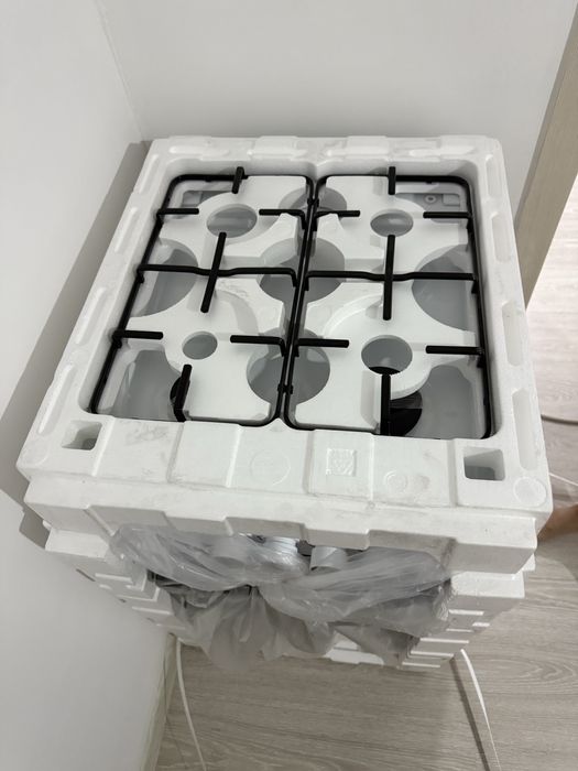 Газовая плита Shivaki.