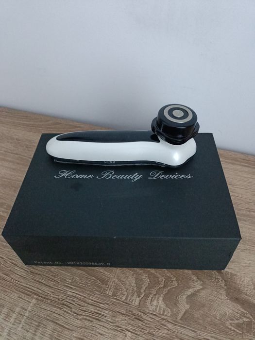 Vând aparat de înfrumusețare facială