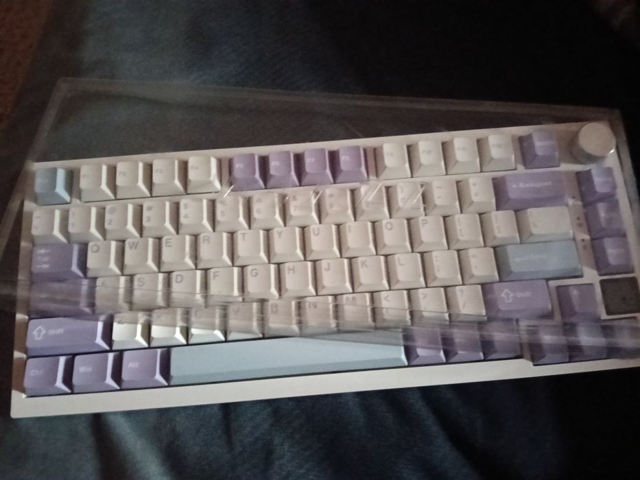 Продам клавиатуру