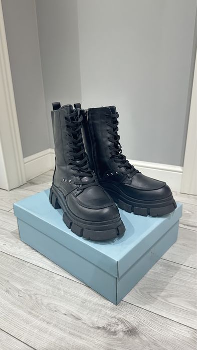 Продам зимние ботинки