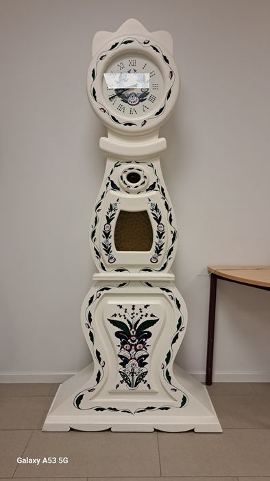 Ceas de podea vintage alb