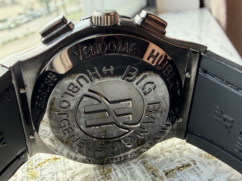 кварцов часовник Hublot