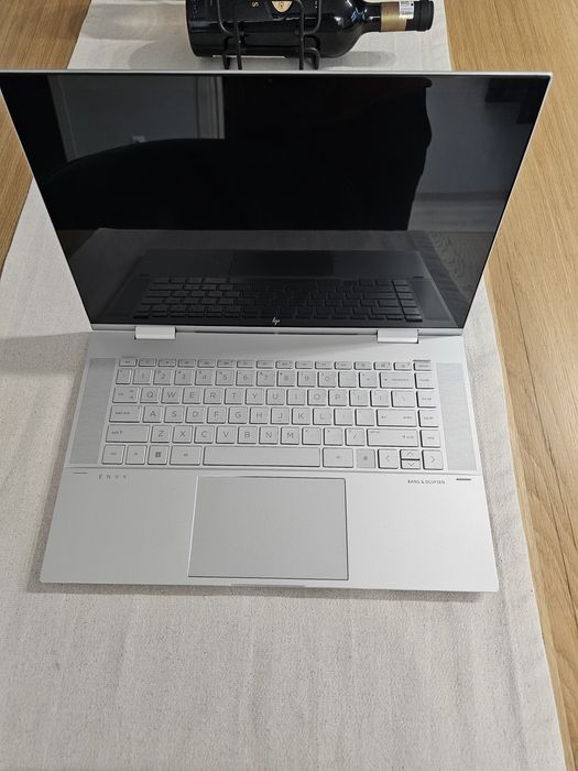 HP ENVY x360 15.6" FHD i7-1260P 16GB 512GB SSD 15-ES2083CL