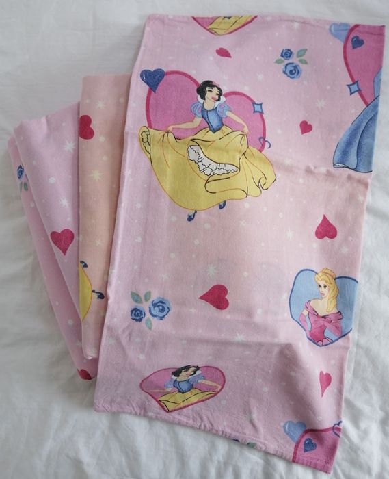 Vând lenjerie de pat