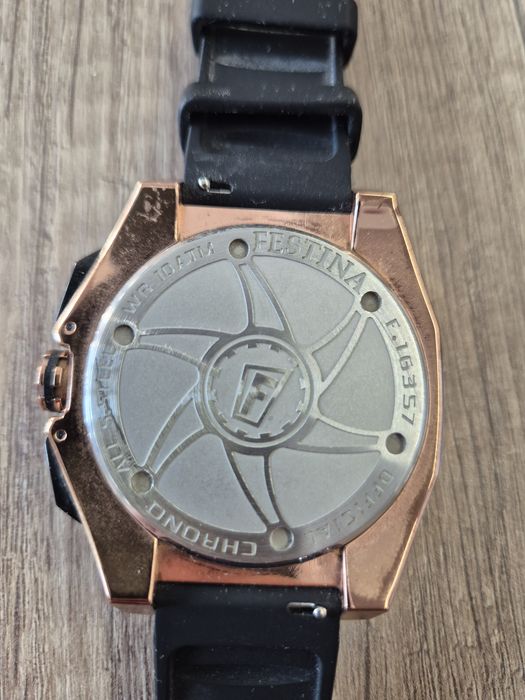 Часовник Festina