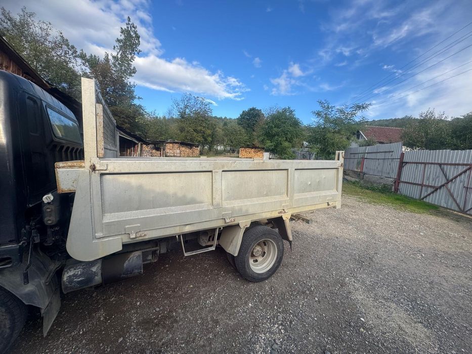 Vând autoutilitara Mitsubishi Canter