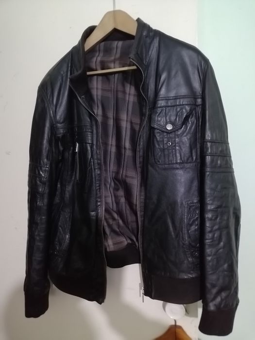 Продам кожаные куртки.
