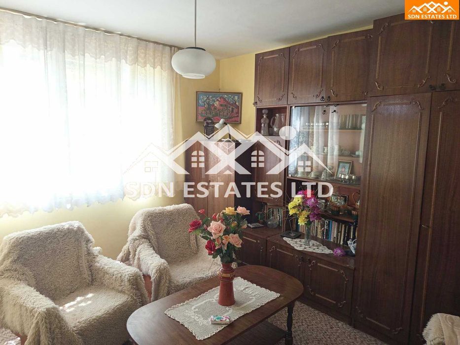 Продава се етаж от къща в района на парк „Розариум“, гр. Казанлък