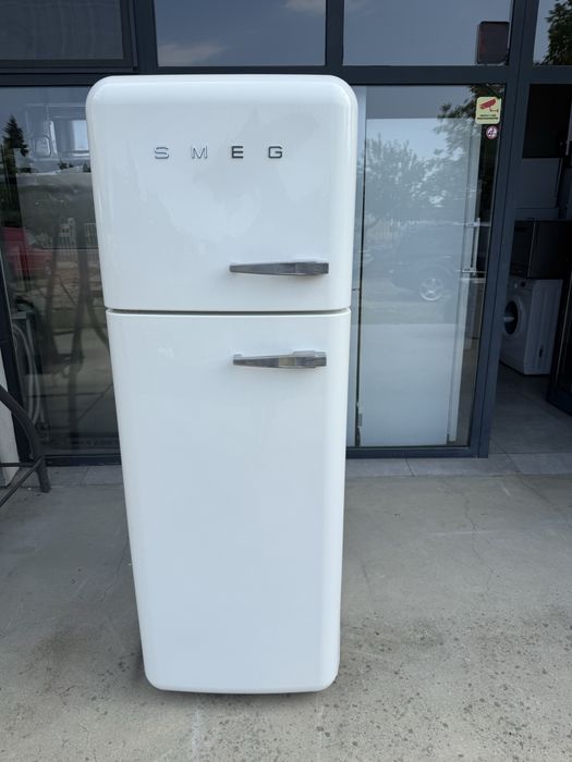 Перфектен хладилник SMEG 170см