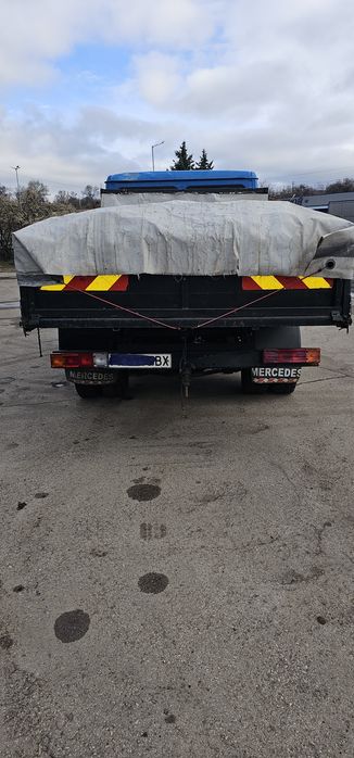 Камион Мерцедес 611D