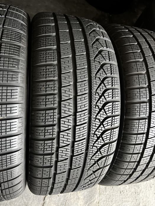 4 anvelope iarna  275/40/19 + 245/45/19 * , Bmw X3 , Seria 7 ,5 GT , Pirelli , DOT 2024/2025 , 6.7-7.4 mm