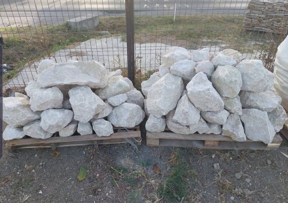 Bolovani ornamentali pentru decor, iazuri, cascade, drenaj etc