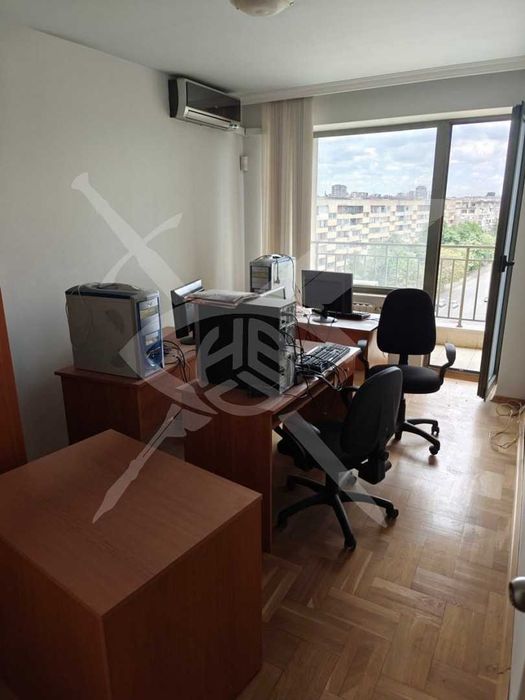 Продава се Тристаен апартамент в София, Стрелбище - 90 кв.м за 3300 €/кв.м - Снимка #1