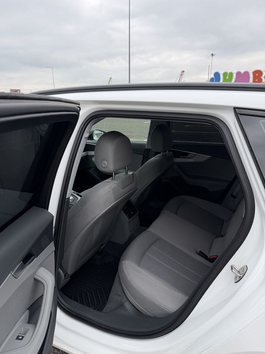 Audi A4 B9 2.0 TDI 150CP S-Tronic / Virtual Cockpit / ACC / Navi Mare