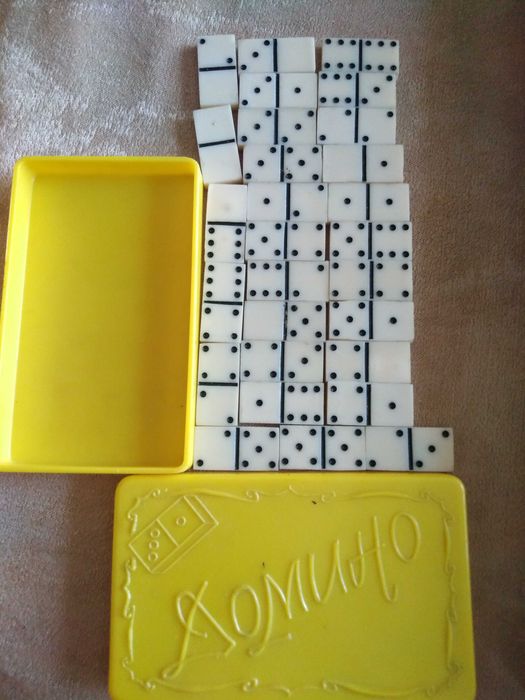 Ретро бакелитено домино