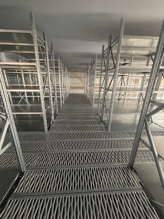 Rafturi cu polite se poate face si mezamin