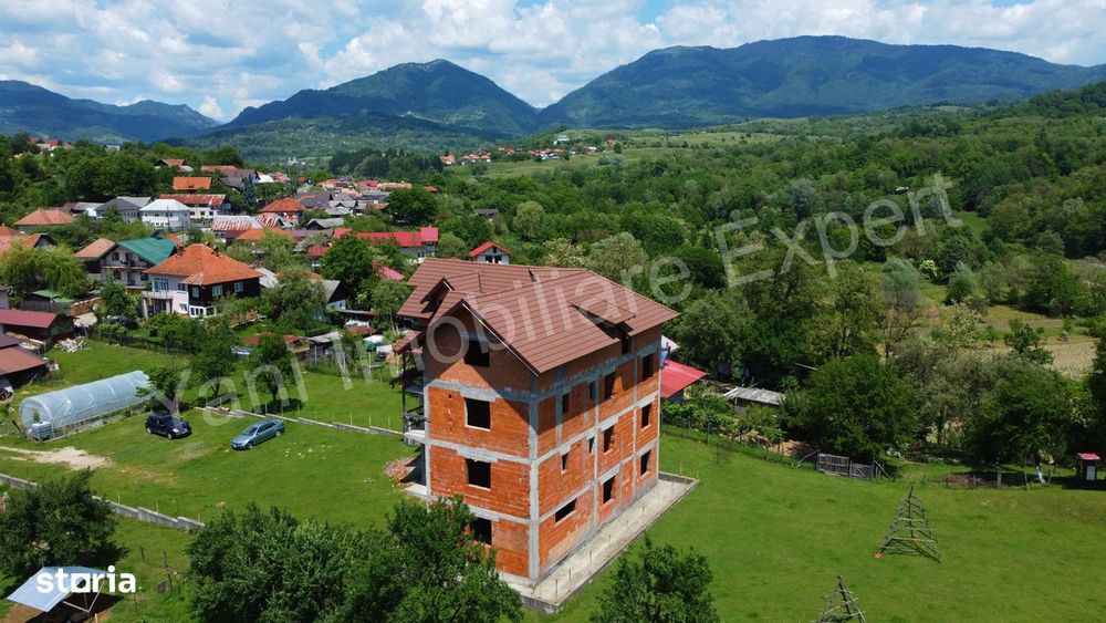 Pensiune de vânzare în comuna Corbeni, Județ Argeș.