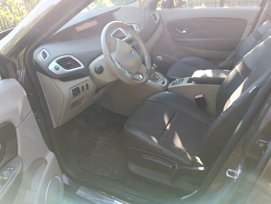 Vând Renault scenic 3xmod